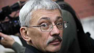 Олег Орлов перед началом заседания суда по иску Рамзана Кадырова Глава правозащитного центра "Мемориал" Олег Орлов