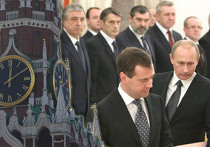 Владимир Путин и Дмитрий Медведев Владимир Путин и Дмитрий Медведев