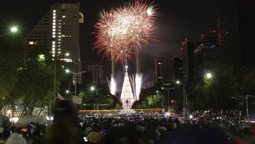 Рождественская ель в Мехико Рождественская ель в Мехико