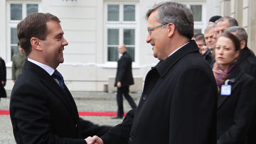 Д.Медведев прибыл с официальным визитом в Варшаву