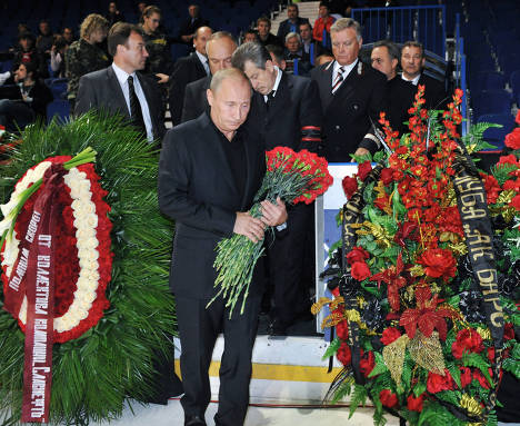 В.Путин на церемонии прощания с членами команды "Локомотив"