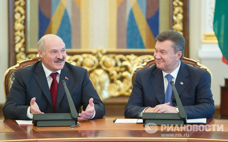 Александр Лукашенко b Виктор Янукович на встрече в Киеве Визит Александра Лукашенко в КиевАлександр Лукашенко b Виктор Янукович на встрече в Киеве