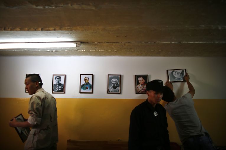 Участники монгольской неонацистской группировки «Цагаан Хасс»