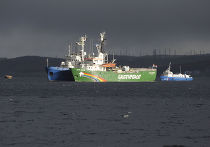 Судно Arctic Sunrise в Кольском заливе Судно Arctic Sunrise в Кольском заливе