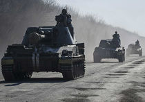 Украинские военные на самоходно-артиллерийских установках Украинские военные на самоходно-артиллерийских установках