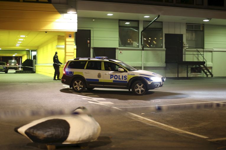 Полиция у ресторана в Гетеборге