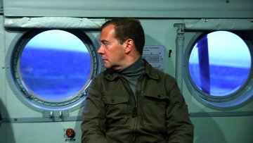 Председатель правительства России Дмитрий Медведев во время посещения острова Итуруп на Курилах