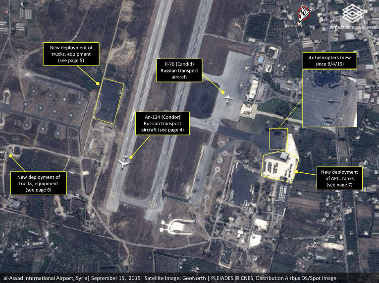 Спутниковый снимок российской военной техники на авиабазе в Латакии