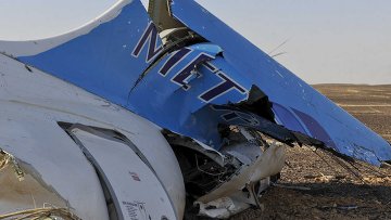 Обломки самолета "Когалымавиа" на месте крушения в Египте. 31 октября 2015