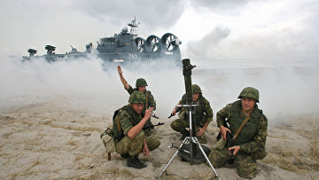 Тренировка по высадке морского и воздушного десанта в Калининградской области