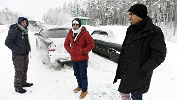 Беженцы из Афганистана и Пакистана в ожидании разрешения на въезд в Финляндию
