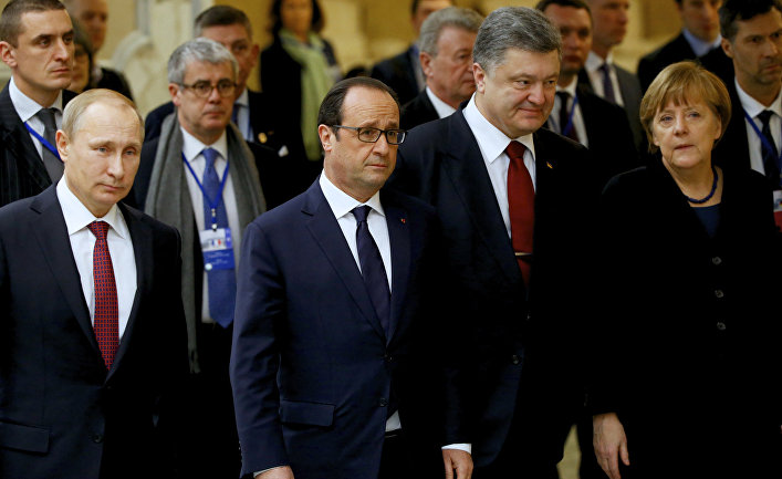 Владимир Путин, Франсуа Олланд, Петр Порошенко и Ангела Меркель во время встречи в Минске