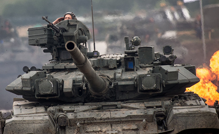 Танк Т-90 в демонстрационной программе в рамках форума «ТВМ-2014»