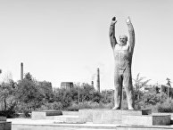 Памятник космонавту Юрию Гагарину в городе Байконур