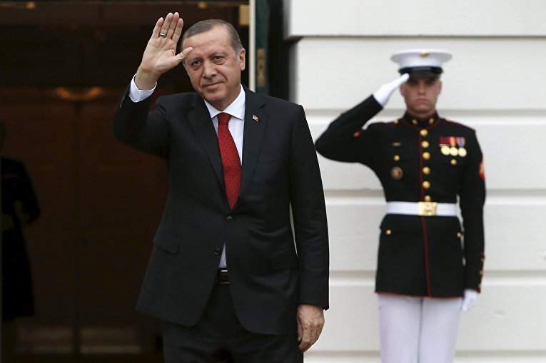 Президент Турции Реджеп Тайип Эрдоган прибыл на деловой обед в Белый дом в рамках саммита по ядерной безопасности в Вашингтоне