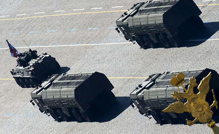 Оперативно-тактические ракетные комплексы ПУ «Искандер» на репетиции парада Победы на Красной площади