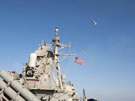 Российский Су-24 над американским эсминцем USS Donald Cook Российский Су-24 над американским эсминцем USS Donald Cook