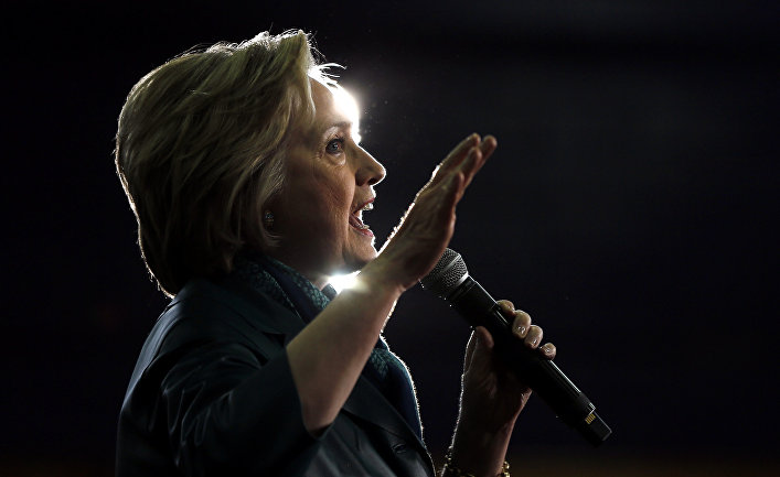 Кандидат в президенты Хиллари Клинтон во время предвыборного выступления в Бриджпорте, США