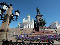 Памятник императору Александру II на площади у Кафедрального собора в Хельсинки