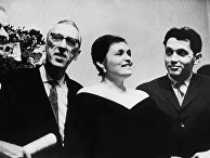 Владислав Соколов, Дмитрий Кабалевский, Валентина Левко и Рождественский на премьере "Реквиема" на музыку Кабалевского, 1963 год Владислав Соколов, Дмитрий Кабалевский, Валентина Левко и Рождественский на премьере "Реквиема" на музыку Кабалевского, 1963 год