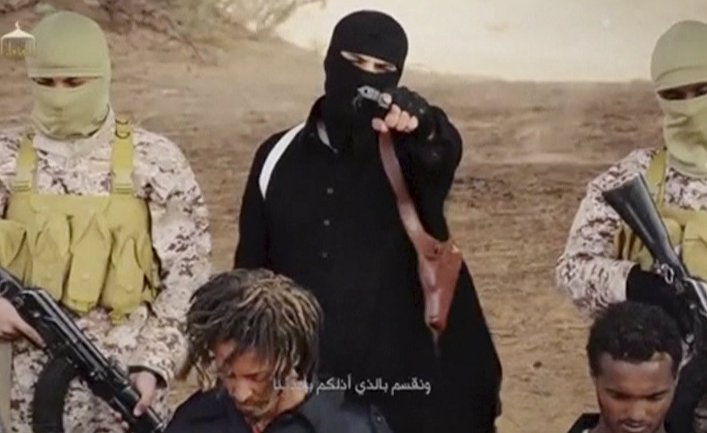 Боевики Исламского государства с захваченными в плен эфиопскими христианами в Ливии