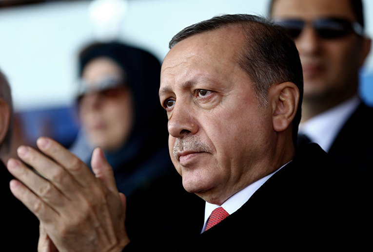 Президент Турции Реджеп Тайип Эрдоган на церемонии в честь 101-й годовщины битвы при Чанаккале