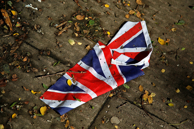 Флаг Великобритании сбитый дождем