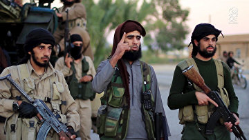 Боевики «Исламского государства» говорят о французских терактах в видеобращении