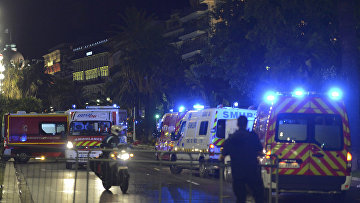 В Ницце террорист на грузовом автомобиле въехал в толпу людей