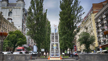 Инсталляция на месте памятника Ленину в Киеве