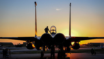 Американский истребитель F-15E Strike Eagle на авиабазе Инджирлик, Турция