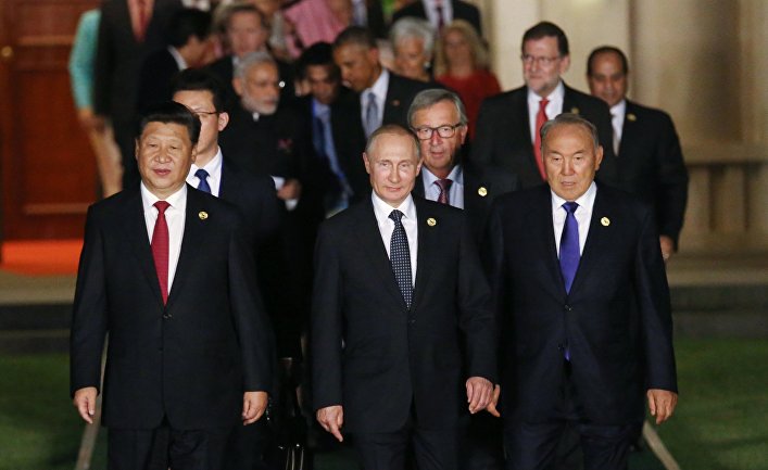 Лидеры G20 перед совместным фотографированием глав делегаций государств-участников "Группы двадцати" в Ханчжоу