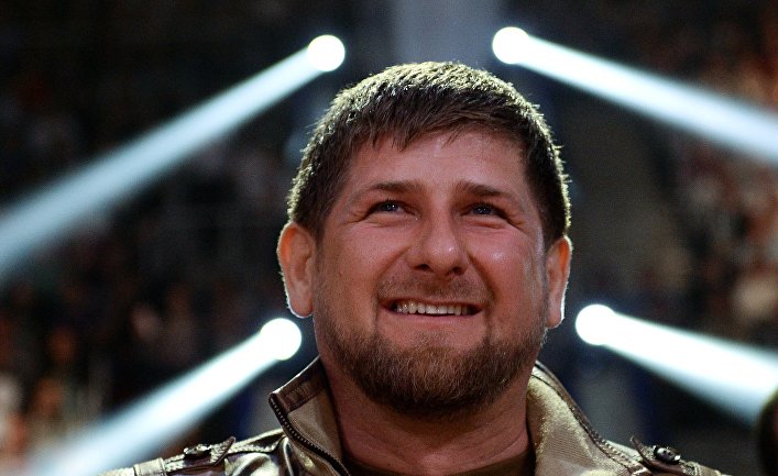 Глава Чеченской Республики Рамзан Кадыров наблюдает за боем за титул чемпиона мира по версии IBO в первом тяжелом весе