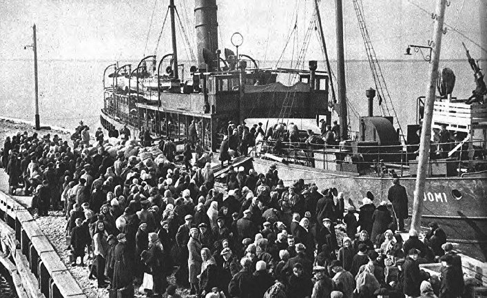 Теплоход «Суоми» в порту Палдиски. Перевозка ингерманладцев из концлагеря Клоога в Финляндию