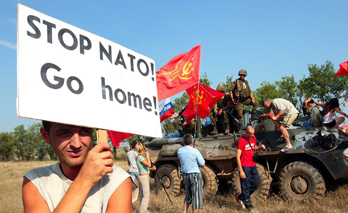 Акция протеста против проведения военных маневров «Си Бриз-2008» в Крыму