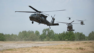 Вертолеты Black Hawk во время учений НАТО в Польше