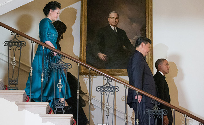 Барак Обама, Си Цзиньпин, Мишель Обама и Пэн Лиюань перед официальным обедом в Белом доме