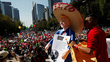 Акция протеста против политики Дональда Трампа в Мексике