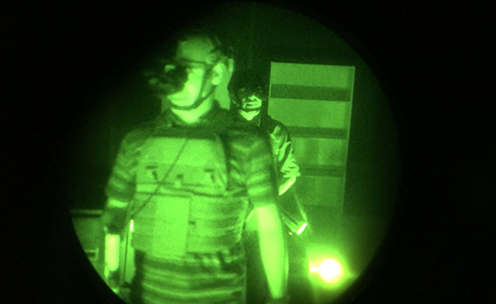 Участники телевизионного шоу про морских котиков SEAL Team Six на выставке в Лас-Вегасе