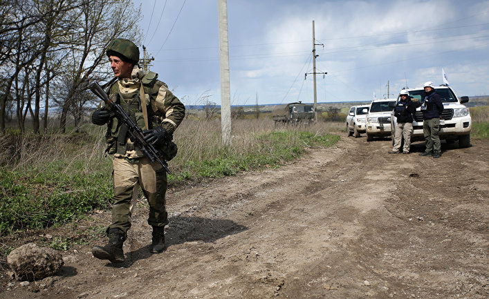 Наблюдатели ОБСЕ недалеко от Луганска