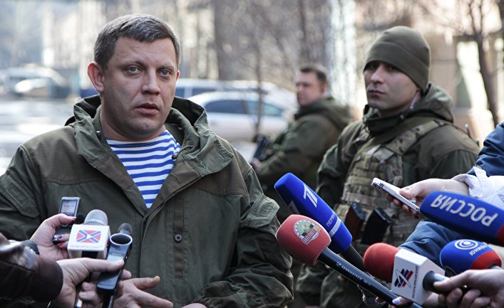 Глава Донецкой народной республики Александр Захарченко во время посещения Юзовского металлургического завода в Донецке