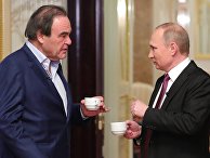 Президент РФ Владимир Путин и американский кинорежиссер Оливер Стоун во время интервью Президент РФ Владимир Путин и американский кинорежиссер Оливер Стоун во время интервью