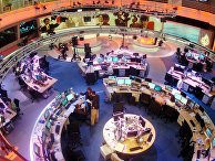Сотрудники в офисе телекомпании Al Jazeera в Дохе, Катар