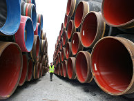 Подготовка к прокладке труб газопровода по дну Балтийского моря в рамках реализации проекта "Северный поток" в порту Висбю на острове Готланд