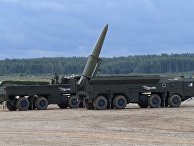 Ракетный комплекс "Искандер-М" во время демонстрационного показа военной техники на полигоне Алабино на Международном военно-техническом форуме "Армия-2016" Ракетный комплекс "Искандер-М" во время демонстрационного показа военной техники на полигоне Алабино на Международном военно-техническом форуме "Армия-2016"