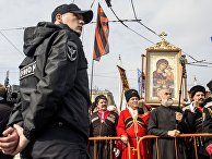 Во время крестного хода в честь дня перенесения мощей Святого Благоверного князя Александра Невского в Санкт-Петербурге
