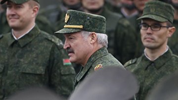 Президент Белоруссии Александр Лукашенко во время совместных стратегических учений вооруженных сил Республики Белоруссия и Российской Федерации «Запад-2017»
