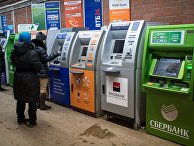 Банкоматы в одном из торговых центров Омска Банкоматы в одном из торговых центров Омска