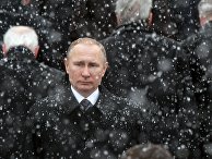 Президент РФ Владимир Путин на церемонии возложения венка к Могиле Неизвестного Солдата у Кремлёвской стены в День защитника Отечества
