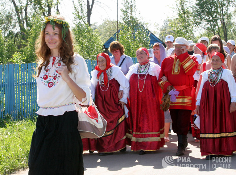 Русский фольклорный праздник «Каравон» открылся в селе Никольское